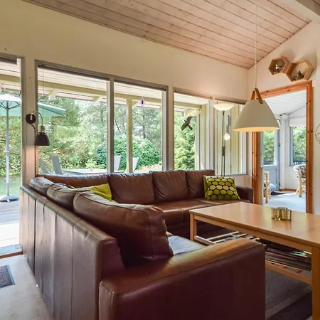 Skovskaden Romo * Romo